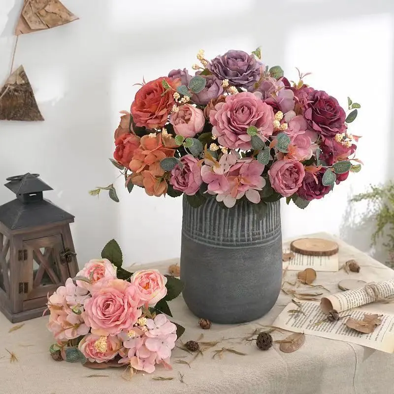 Bouquet Rétro de Roses et Hortensias