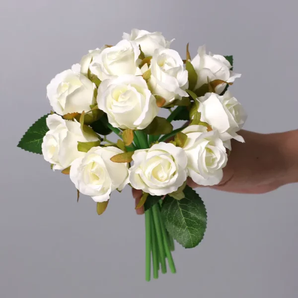 Bouquet de roses blanches et violettes - 5