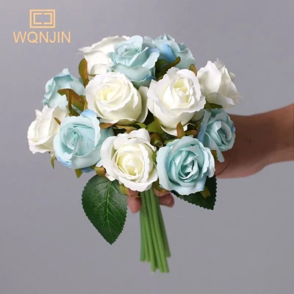 Bouquet de roses blanches et violettes - 4