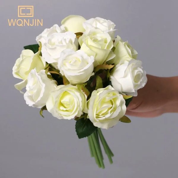 Bouquet de roses blanches et violettes - 12