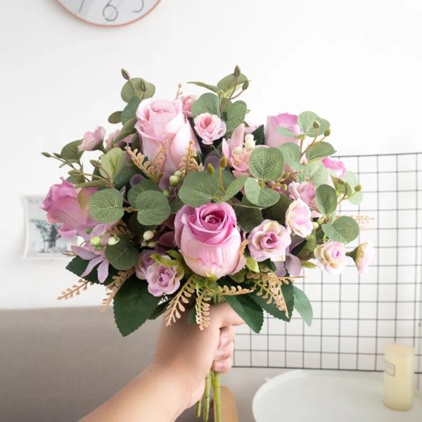 Bouquet de roses avec eucalyptus - 10